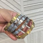 اساور ذهبية وفضية