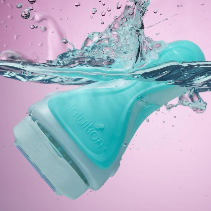 ⁦ماكينة حلاقة نسائية شِك إنتويشن كير للبشرة الحساسة – Schick Intuition Sensitive Care⁩ - الصورة ⁦3⁩