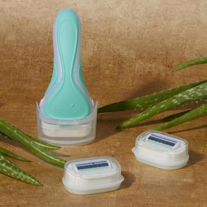 ⁦ماكينة حلاقة نسائية شِك إنتويشن كير للبشرة الحساسة – Schick Intuition Sensitive Care⁩ - الصورة ⁦2⁩