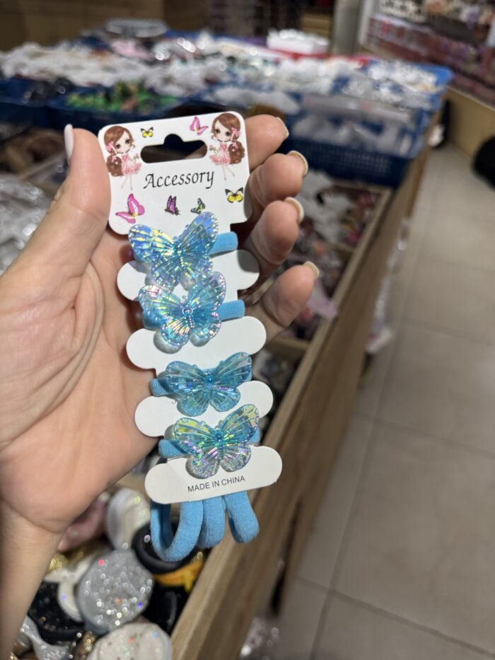 ⁦طقم ربطات شعر مزيّن بالفراشات⁩ - الصورة ⁦5⁩